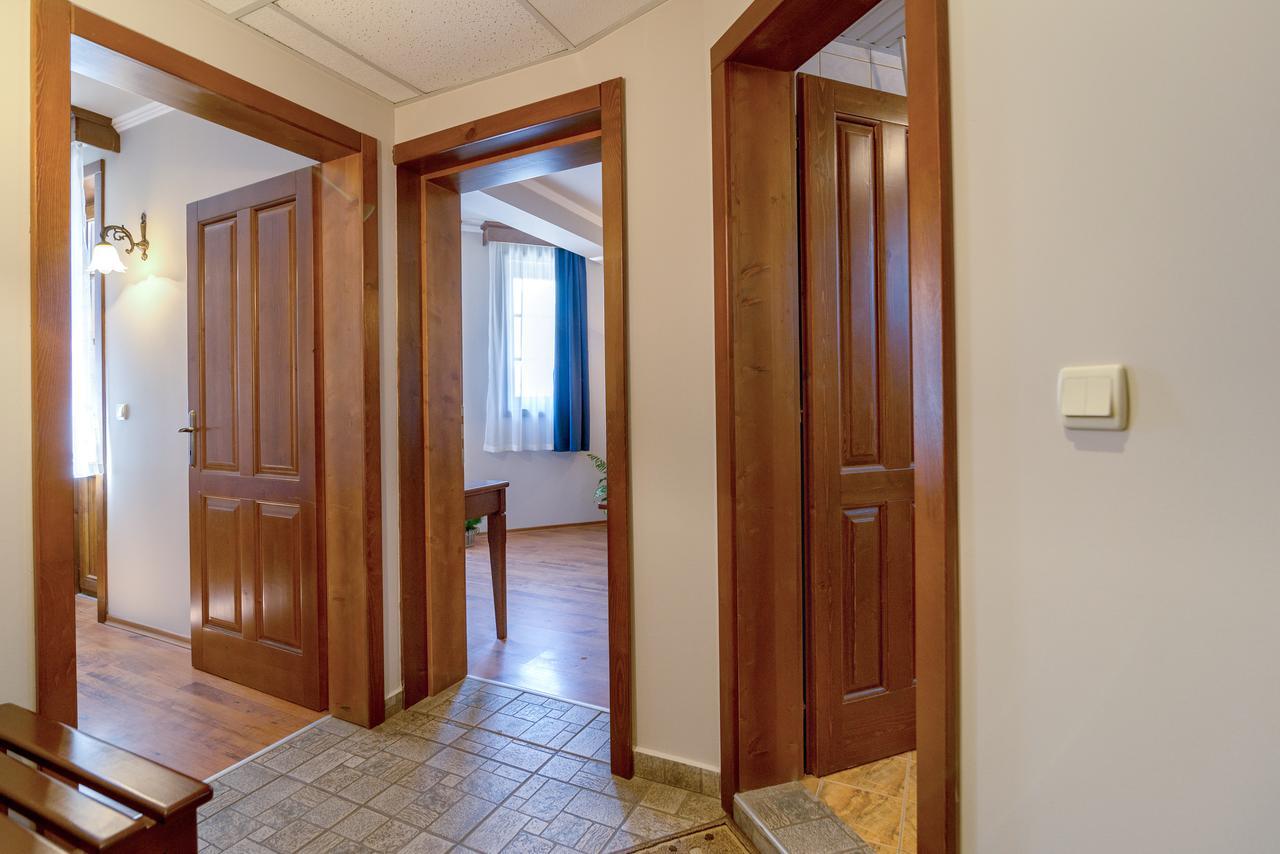 קרנבו Hotel Izvora מראה חיצוני תמונה