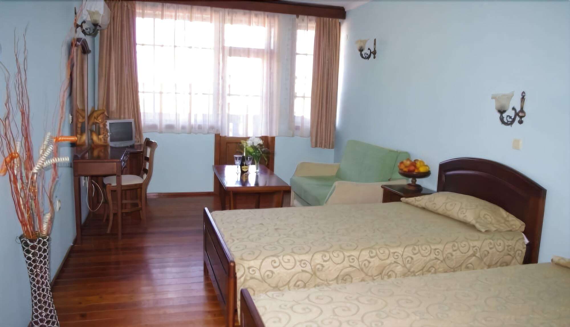 קרנבו Hotel Izvora מראה חיצוני תמונה