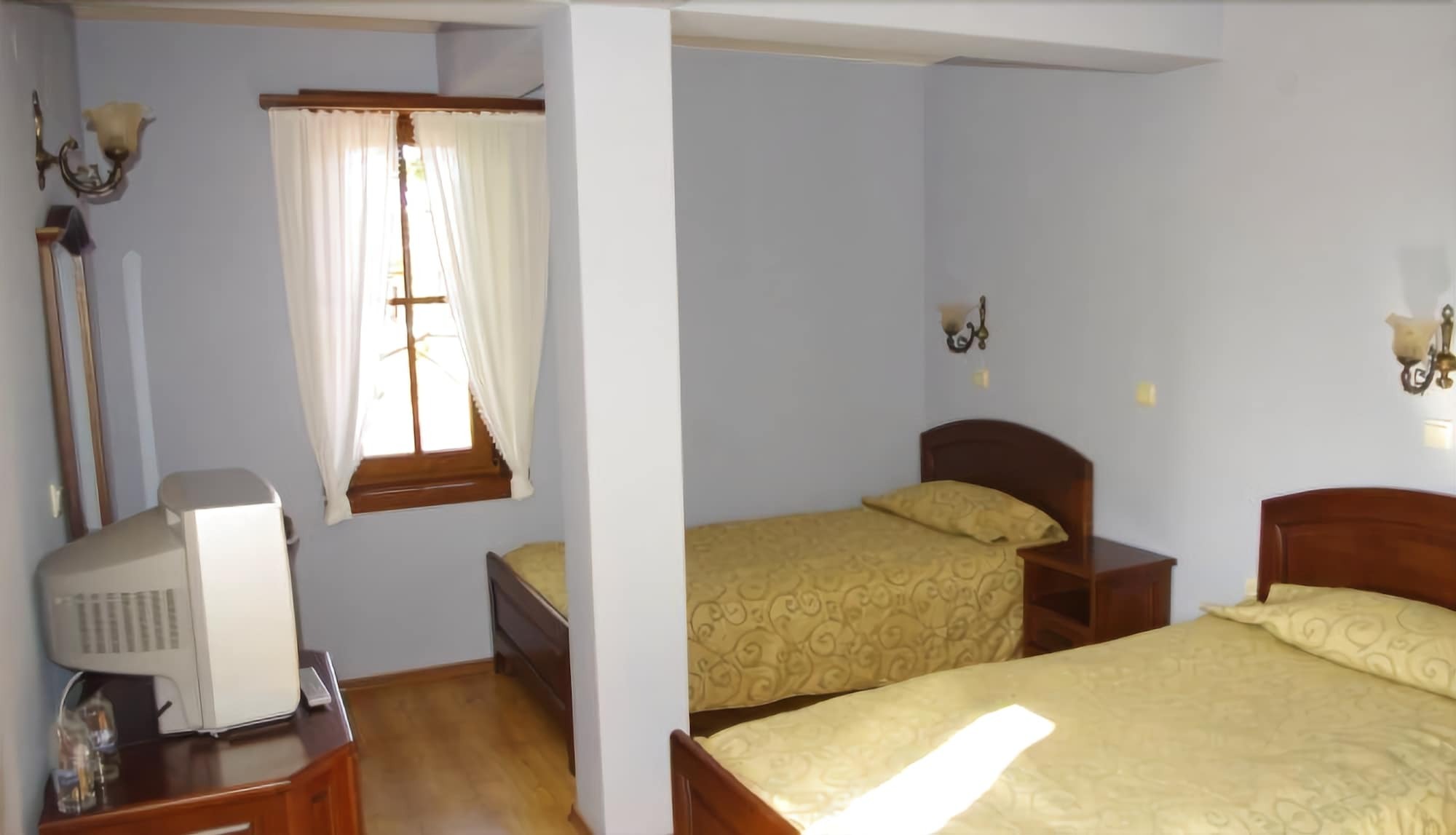 קרנבו Hotel Izvora מראה חיצוני תמונה