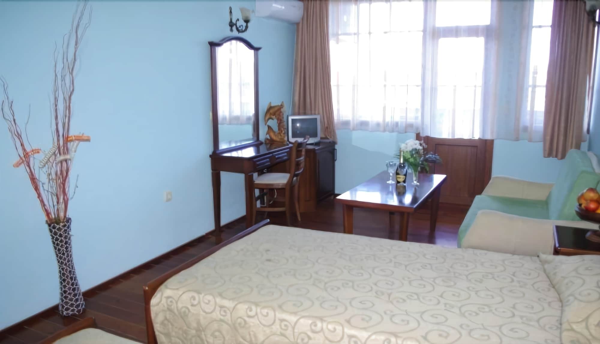 קרנבו Hotel Izvora מראה חיצוני תמונה