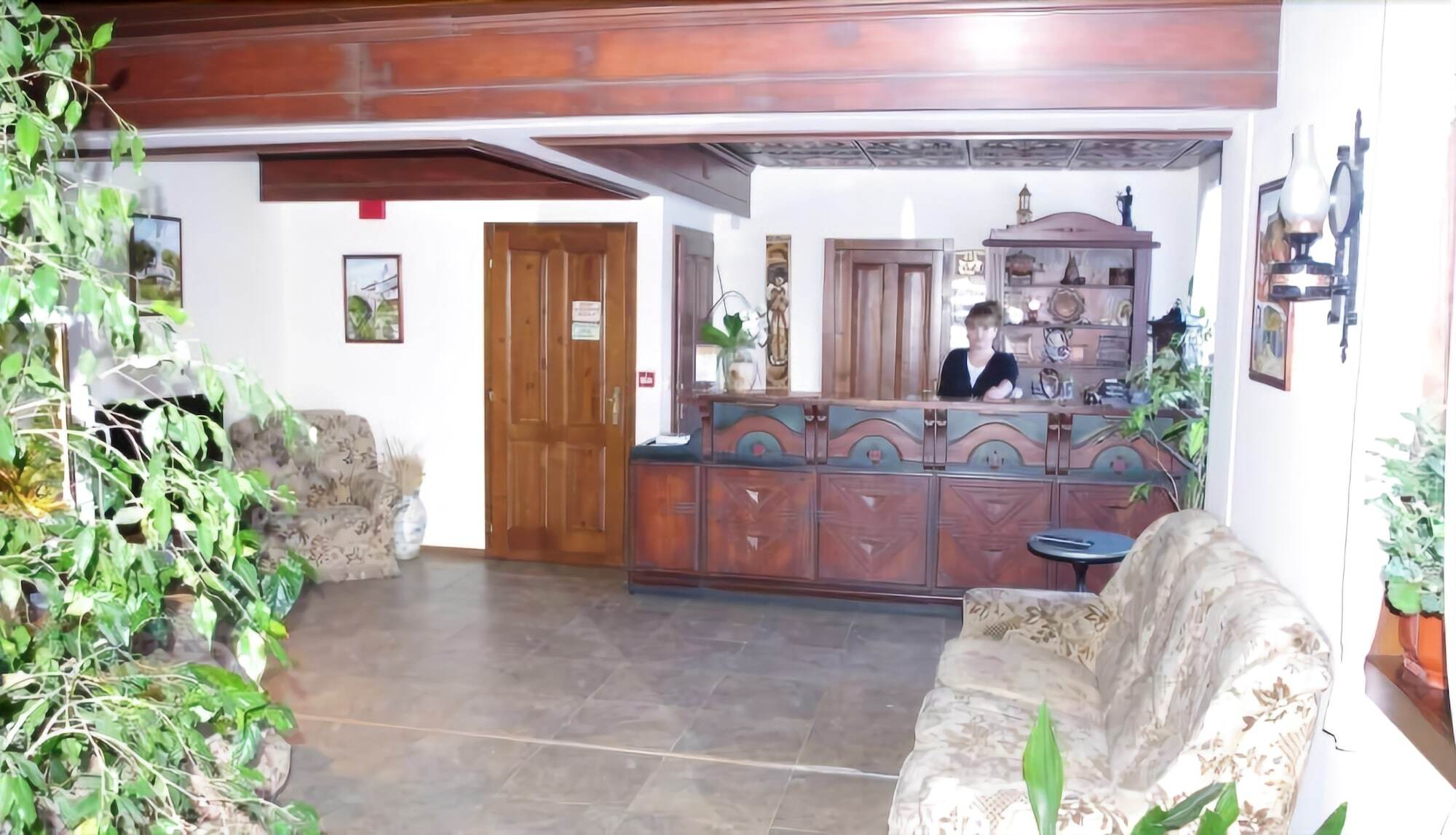 קרנבו Hotel Izvora מראה חיצוני תמונה